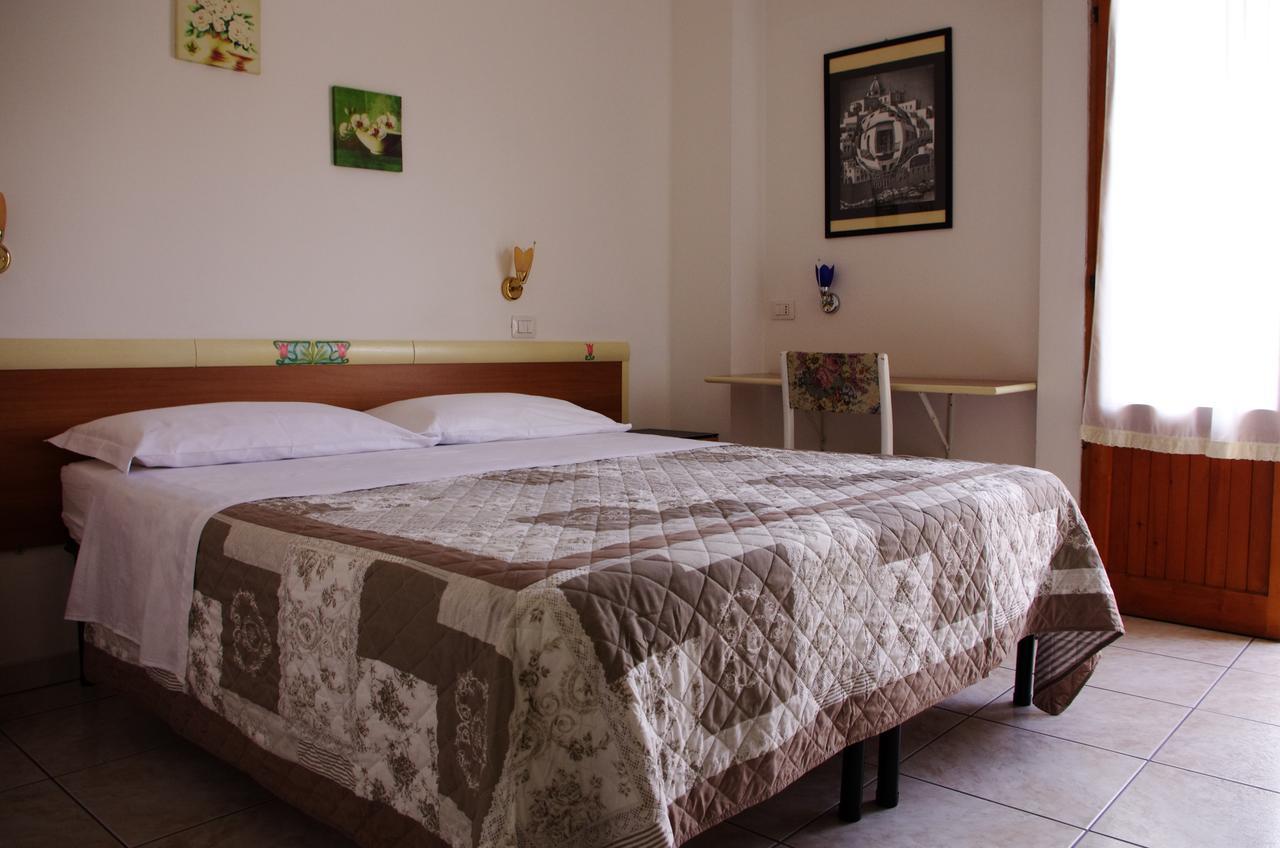 Hotel La Playa San Benedetto del Tronto Exteriör bild